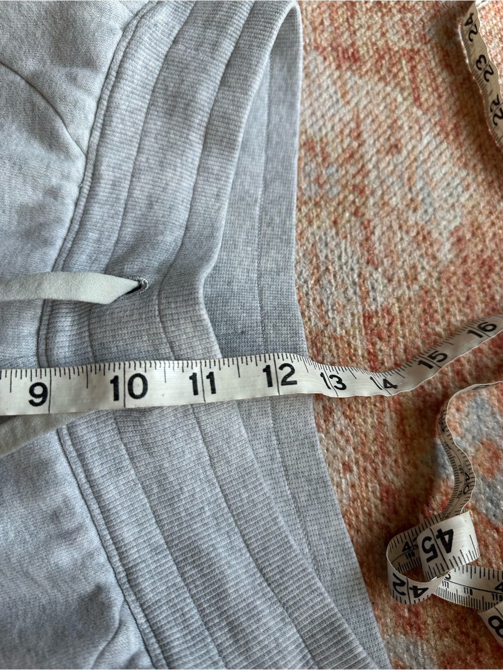 Lululemon Scuba High-Rise Jogger
Heathered Core Ultra Light Grey W5DD3S size 4 - Picture 8 of 9